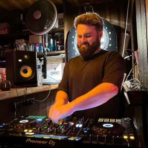 • HARDPSYTRANCE > Le Karadoc Bar 🍺