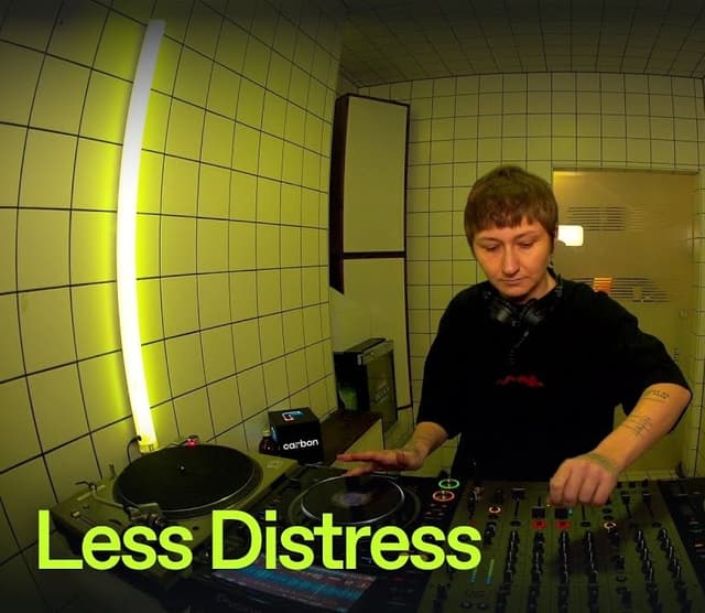 Carbon - Less Distress | HÖR