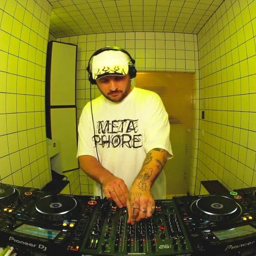 Mama Told Ya - A Strange Wedding | HÖR